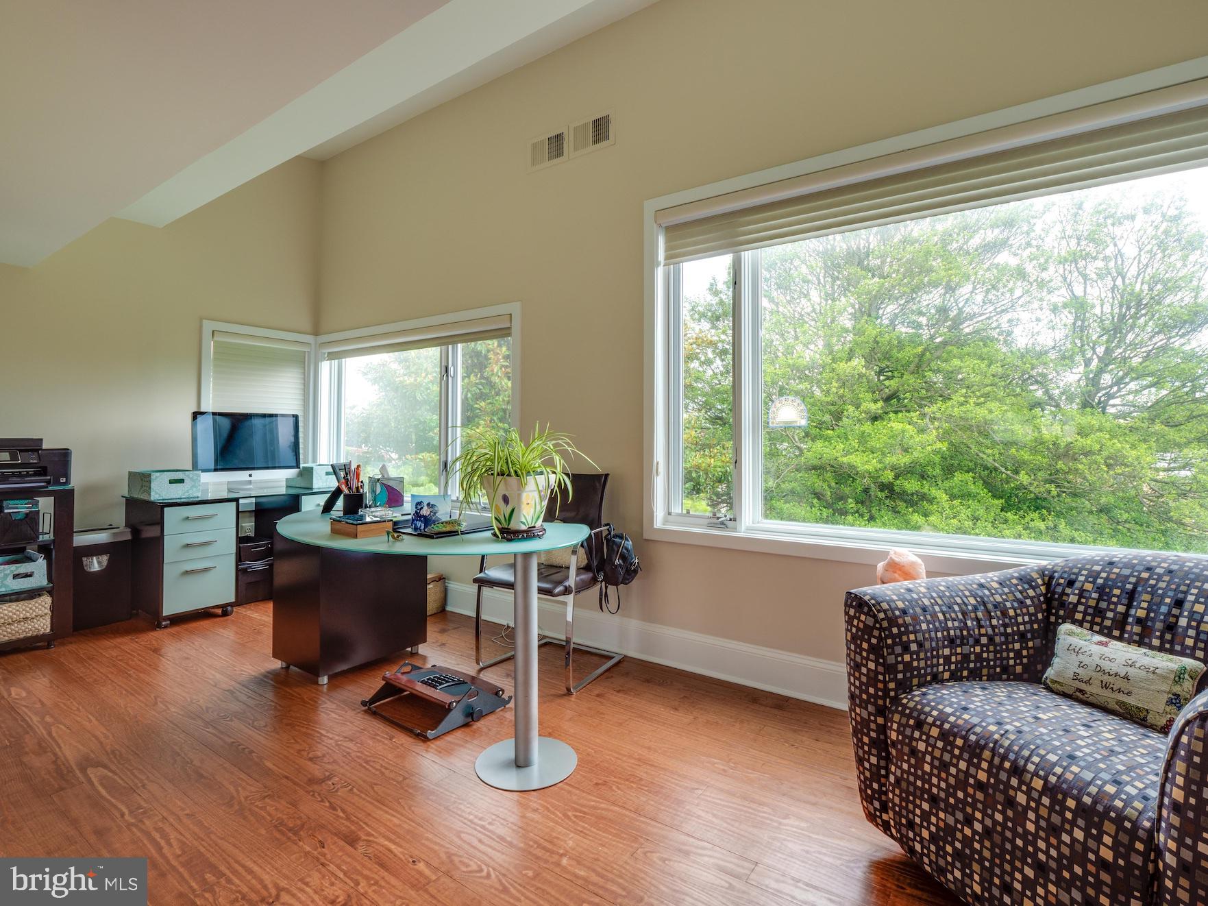 CAPITOL HILL - Residential