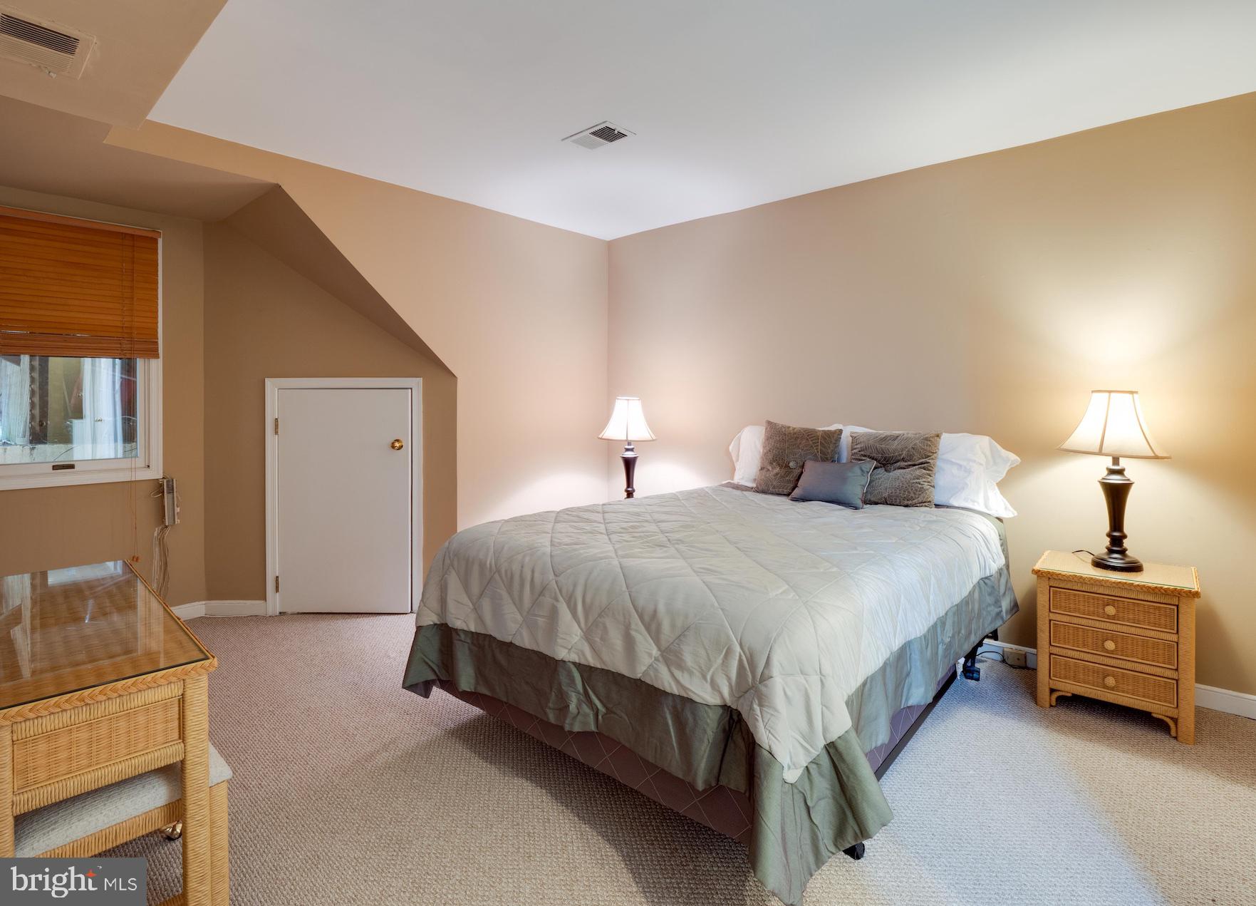 CAPITOL HILL - Residential
