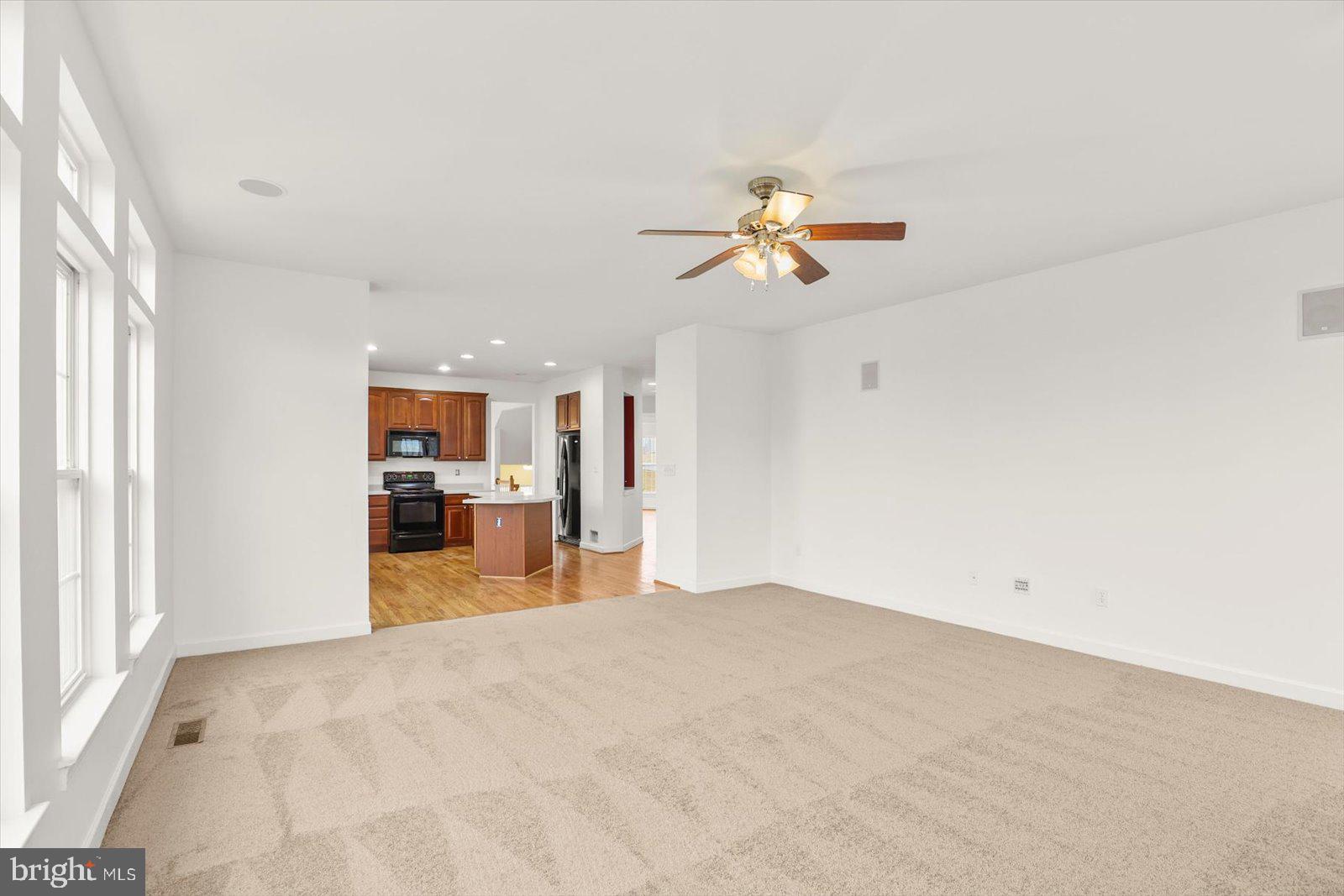 SOUTH POINTE - Residential