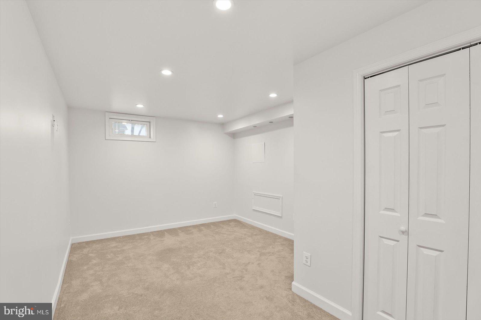 SOUTH POINTE - Residential