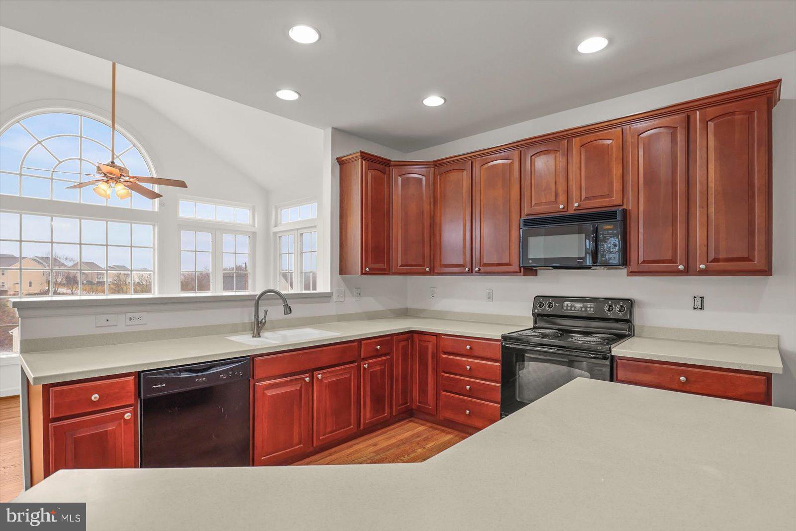 SOUTH POINTE - Residential