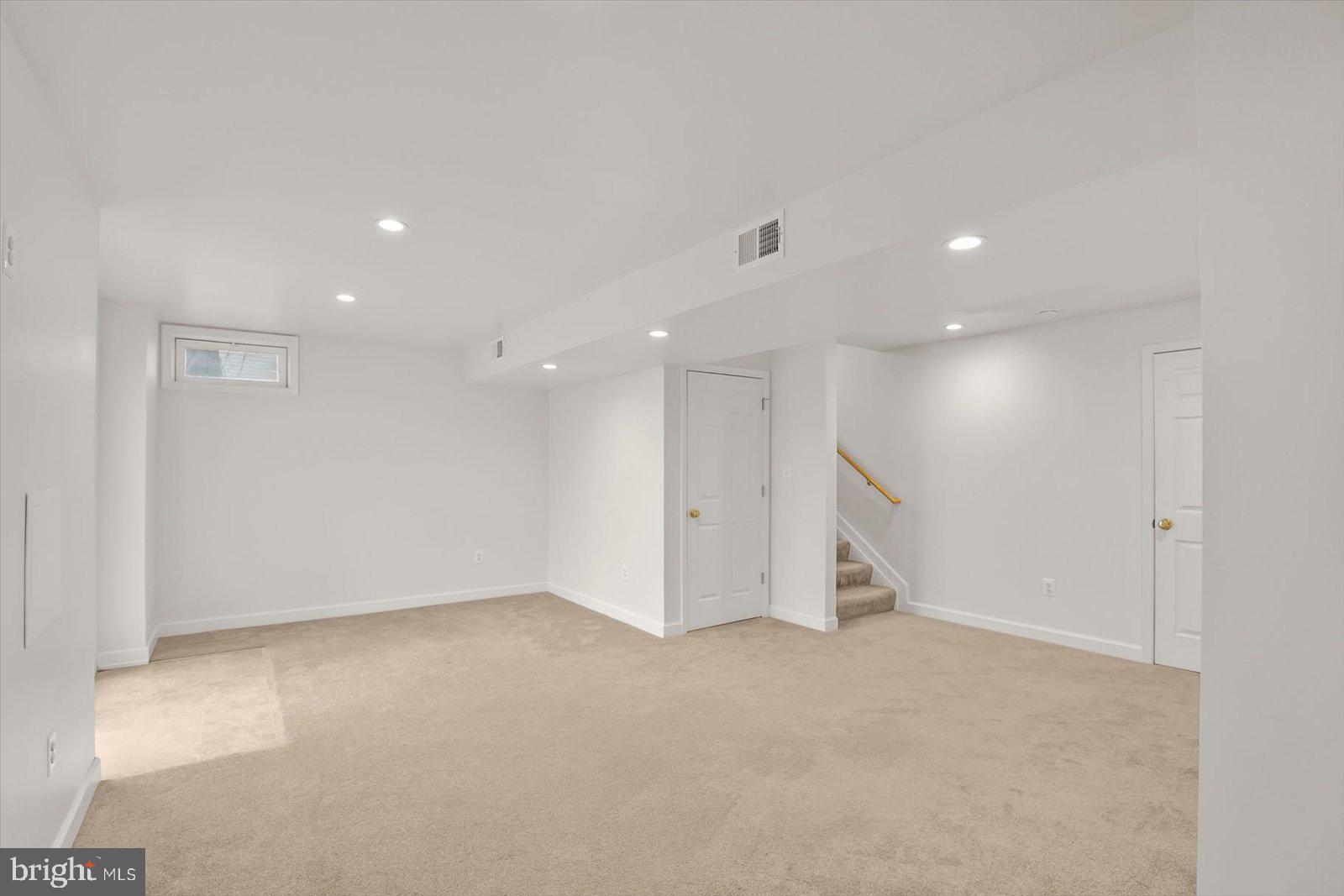 SOUTH POINTE - Residential