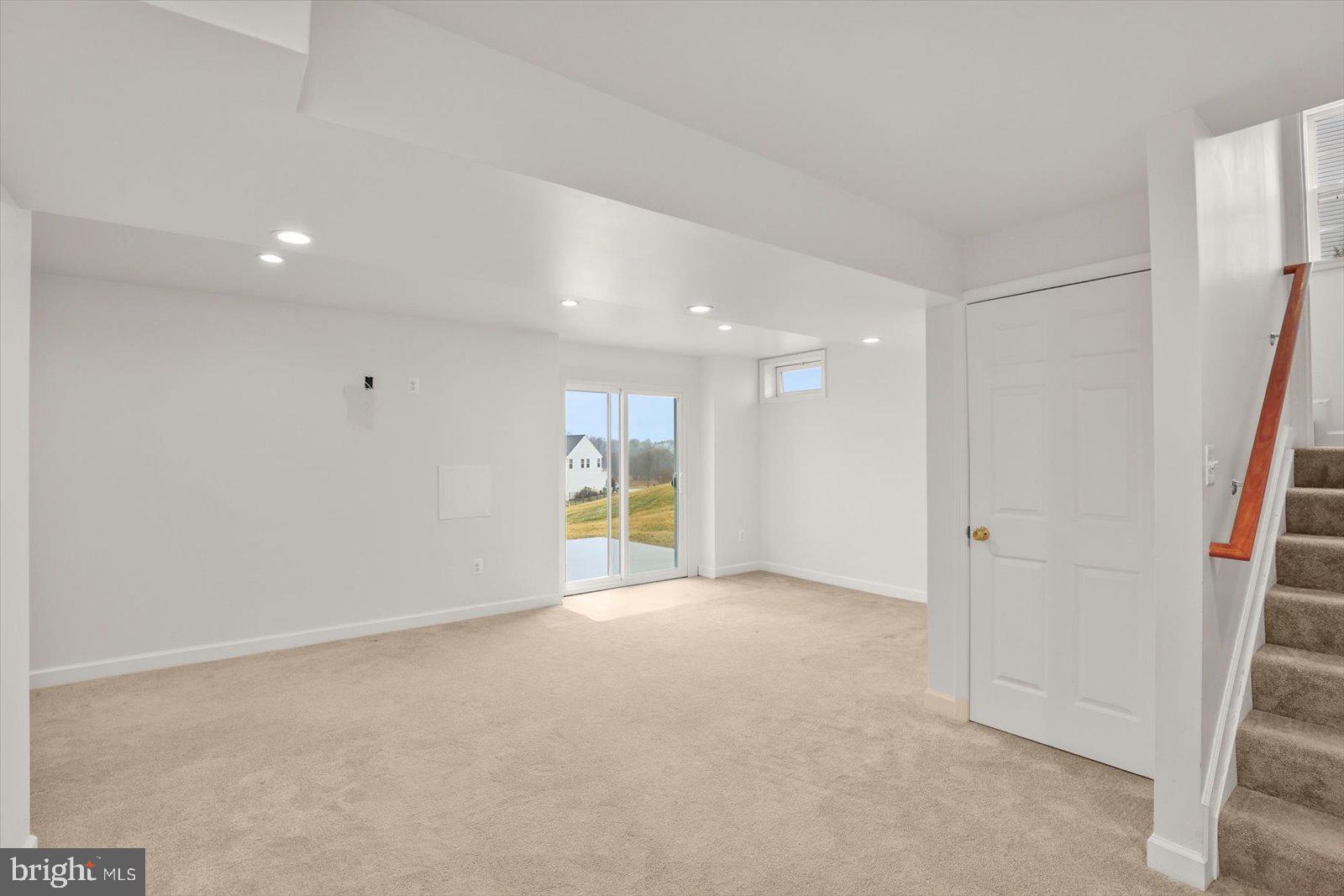 SOUTH POINTE - Residential