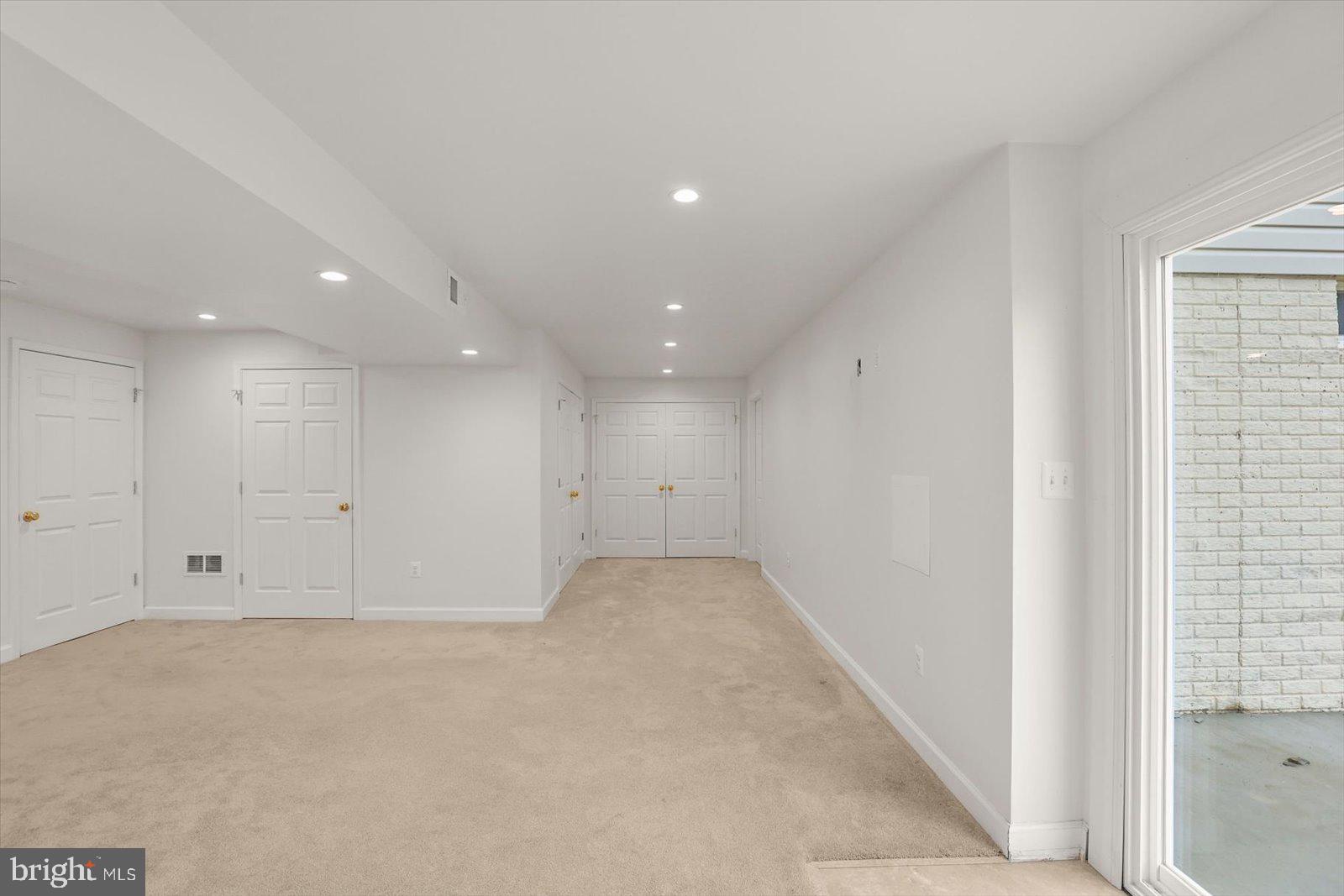 SOUTH POINTE - Residential