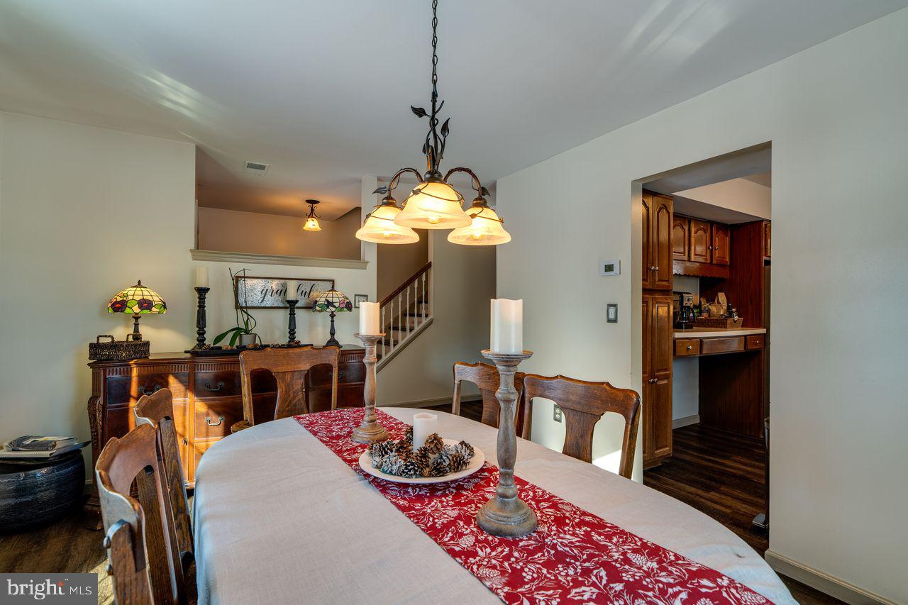 OAK KNOLL - Residential