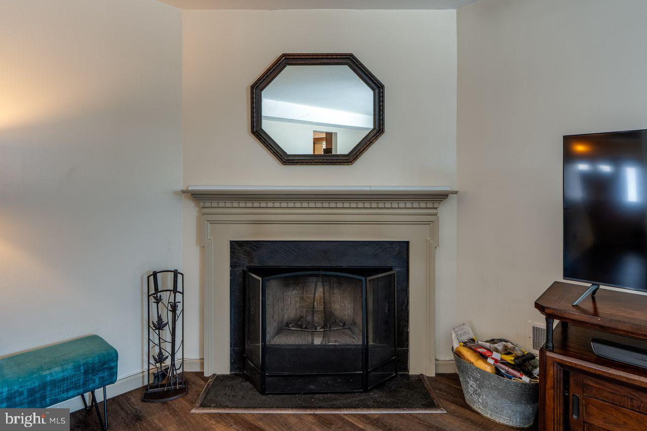 OAK KNOLL - Residential