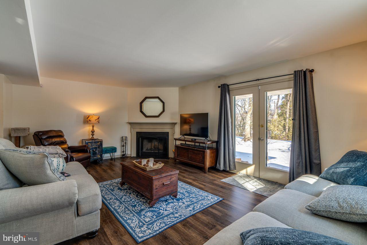 OAK KNOLL - Residential