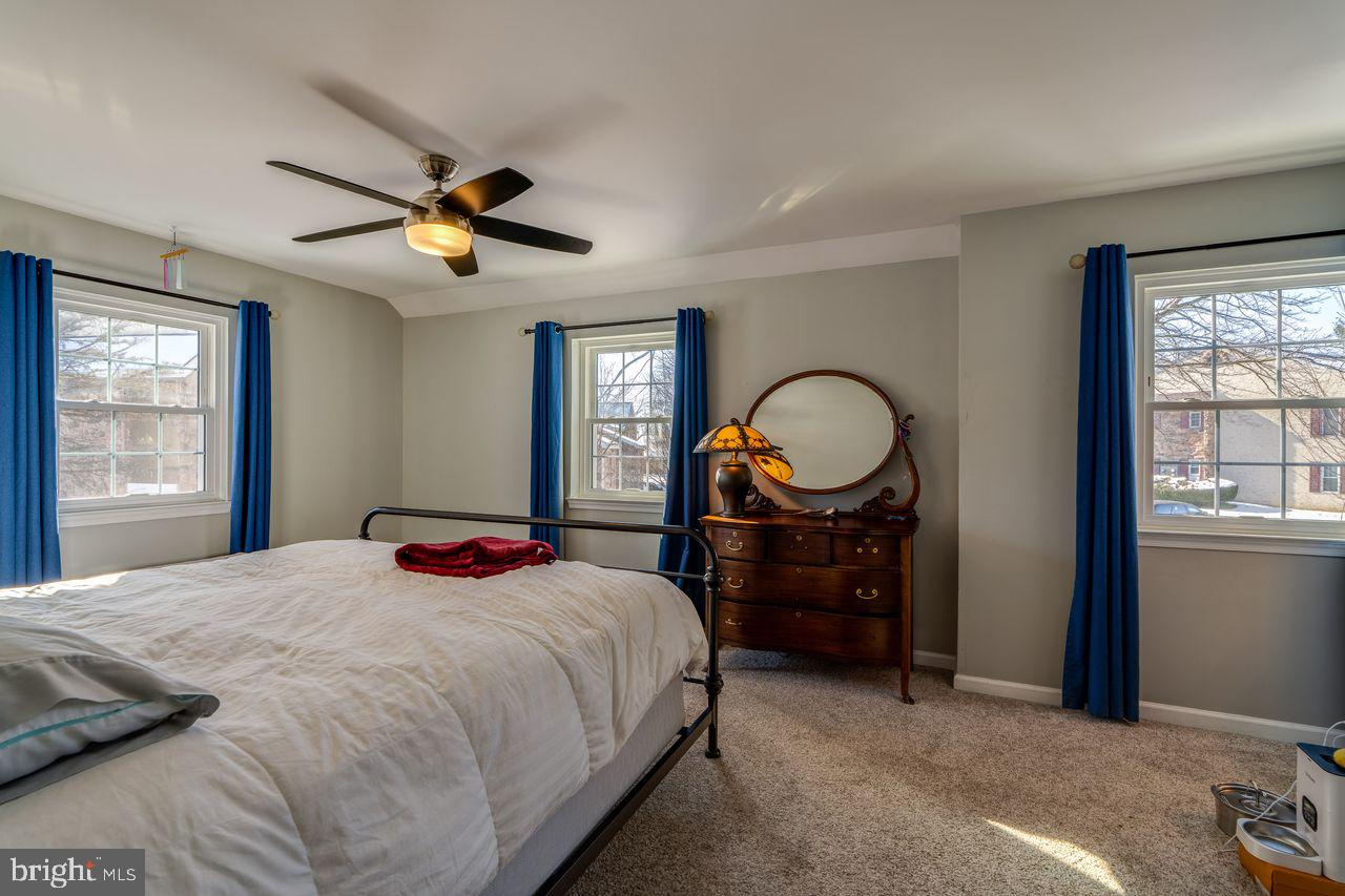 OAK KNOLL - Residential