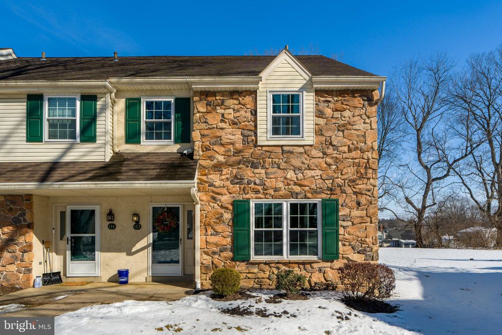 Photo of 113 Oak Knoll Circle, MILLERSVILLE, PA 17551 (MLS # PALA2082122)