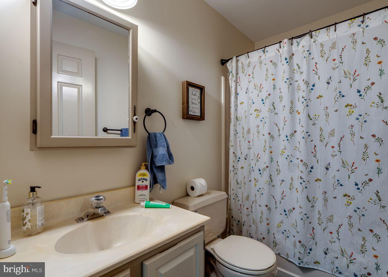 OAK KNOLL - Residential