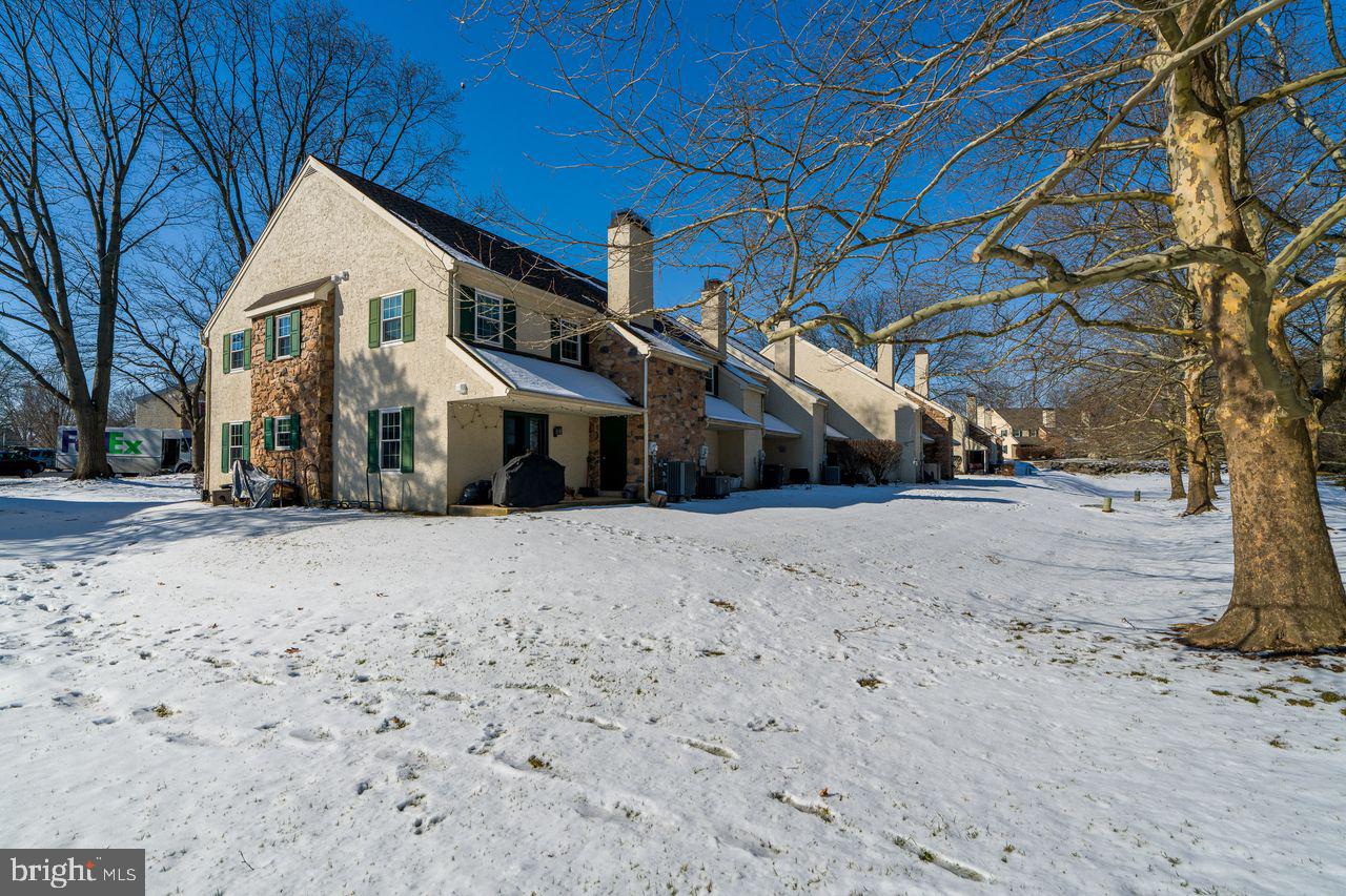 OAK KNOLL - Residential