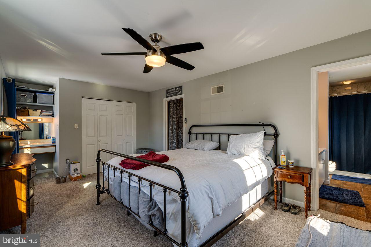 OAK KNOLL - Residential