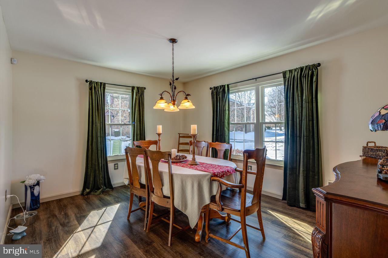 OAK KNOLL - Residential