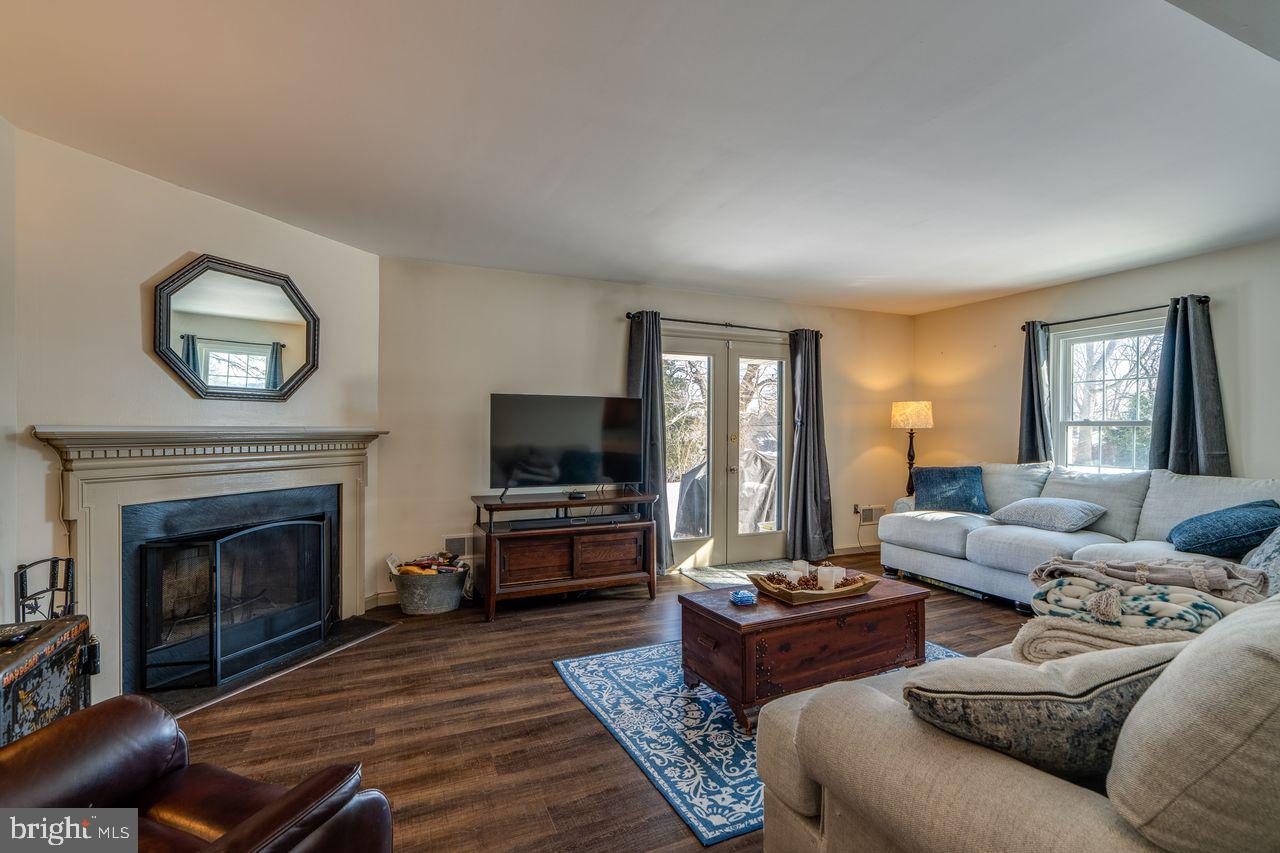 OAK KNOLL - Residential