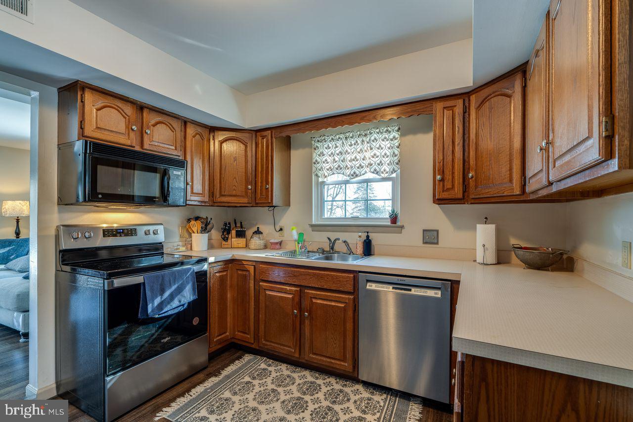 OAK KNOLL - Residential