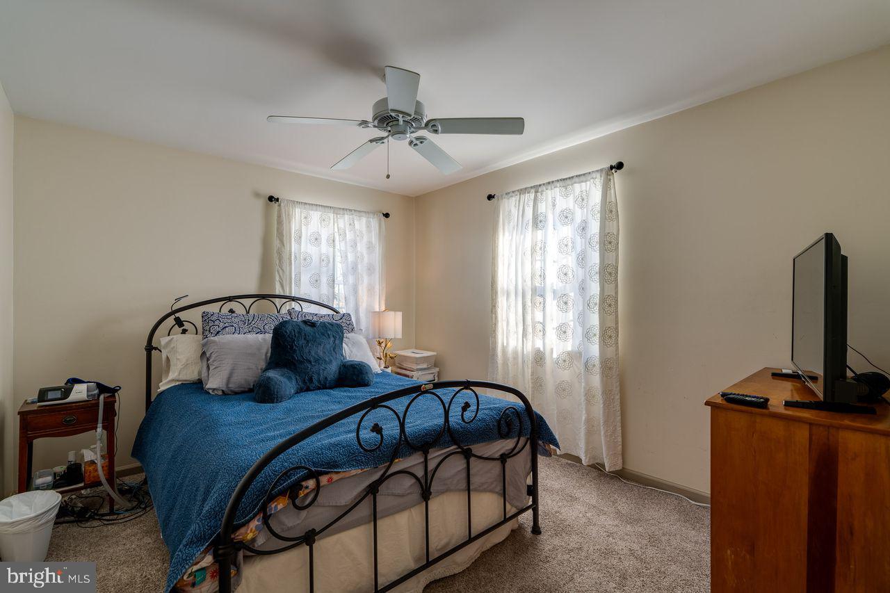 OAK KNOLL - Residential