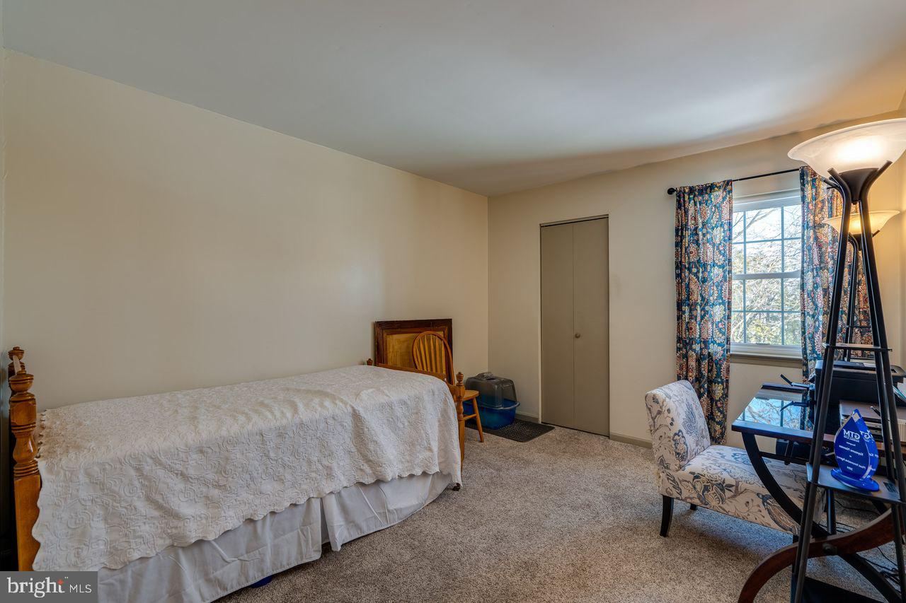 OAK KNOLL - Residential