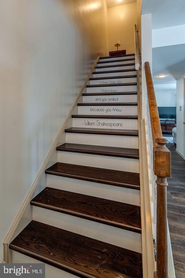 113 OAK KNOLL CIRCLE