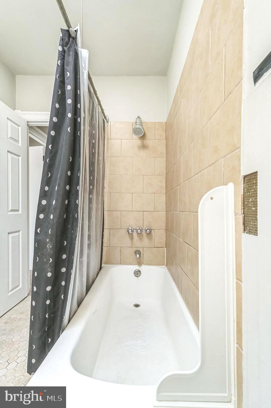 MANAYUNK - Residential Lease