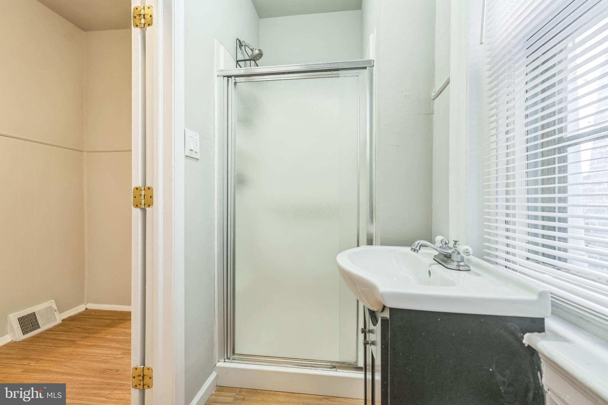 MANAYUNK - Residential Lease