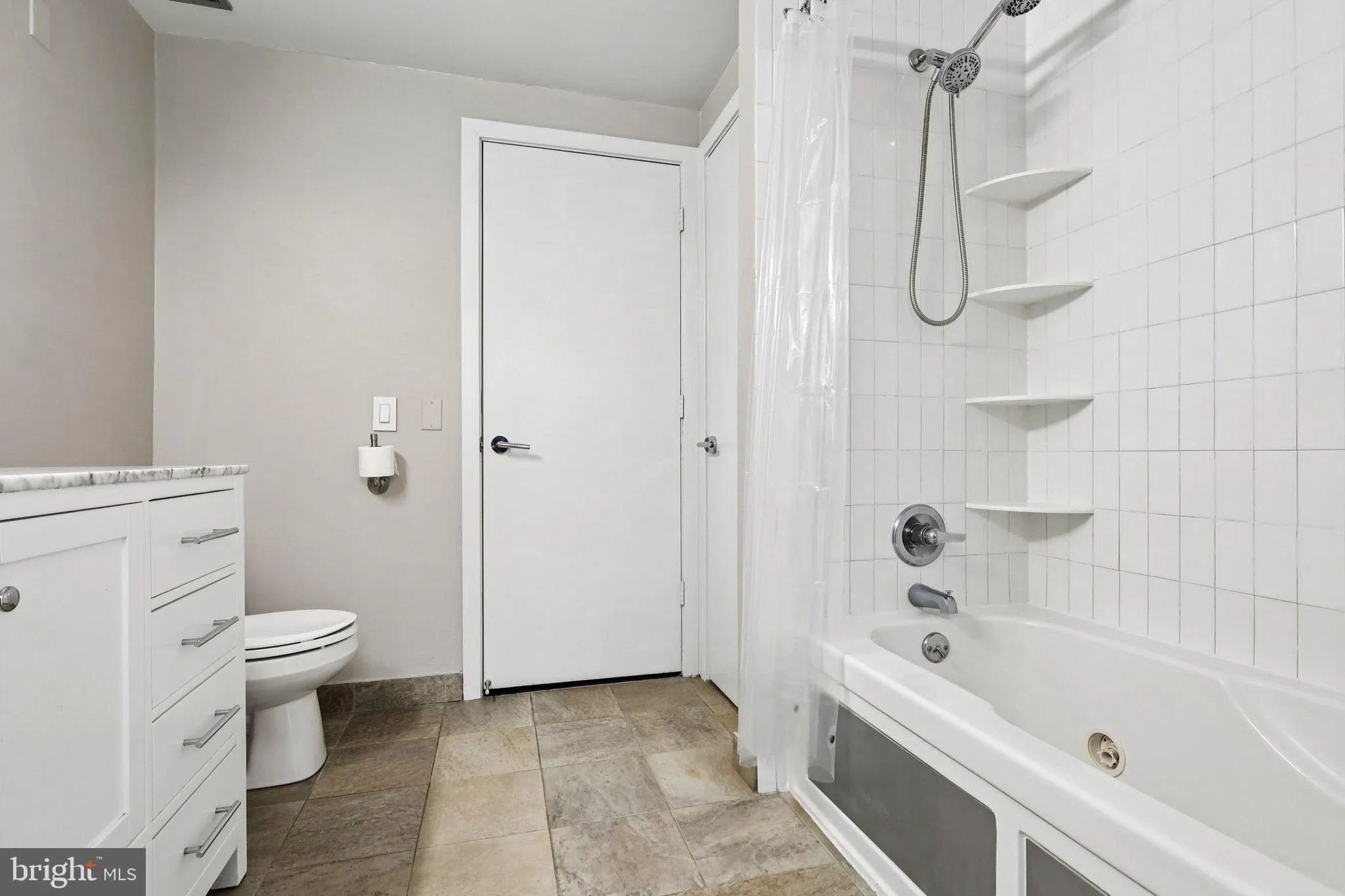 Philadelphia, Pennsylvania 19107, United States, 1 Bedroom Bedrooms, ,1 BathroomBathrooms,Residential,Active,224022