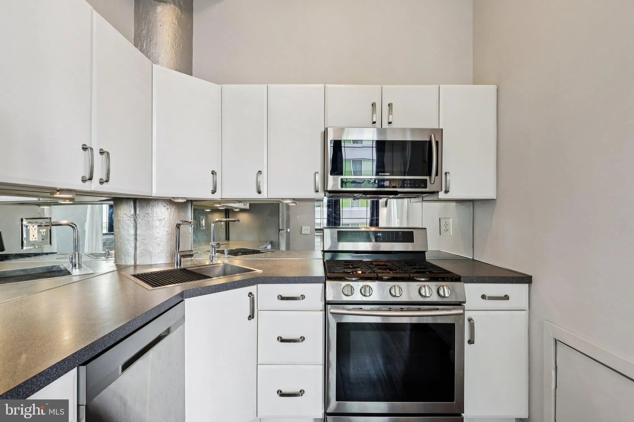 Philadelphia, Pennsylvania 19107, United States, 1 Bedroom Bedrooms, ,1 BathroomBathrooms,Residential,Active,224022