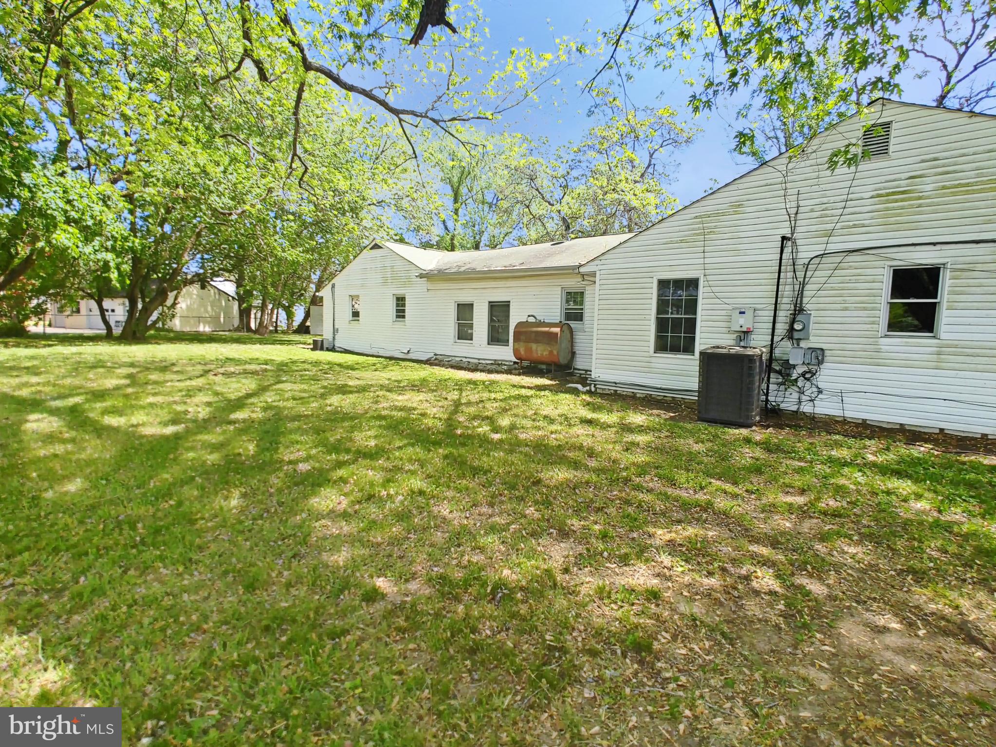 GOLDEN BEACH - Residential