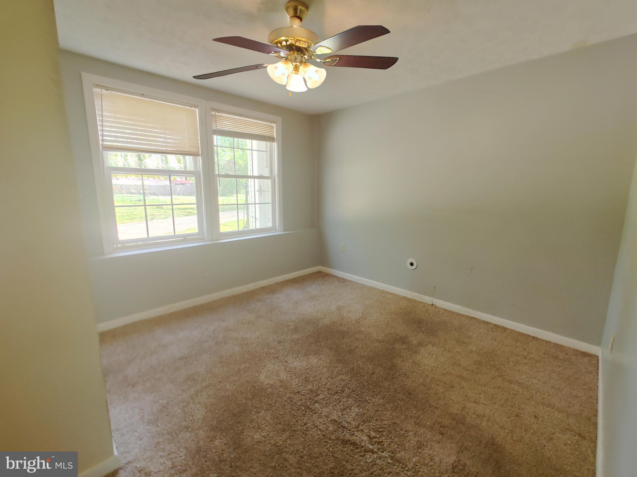 GOLDEN BEACH - Residential