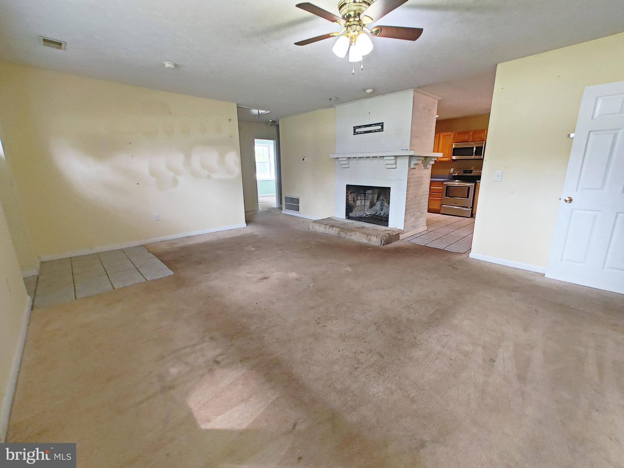 GOLDEN BEACH - Residential