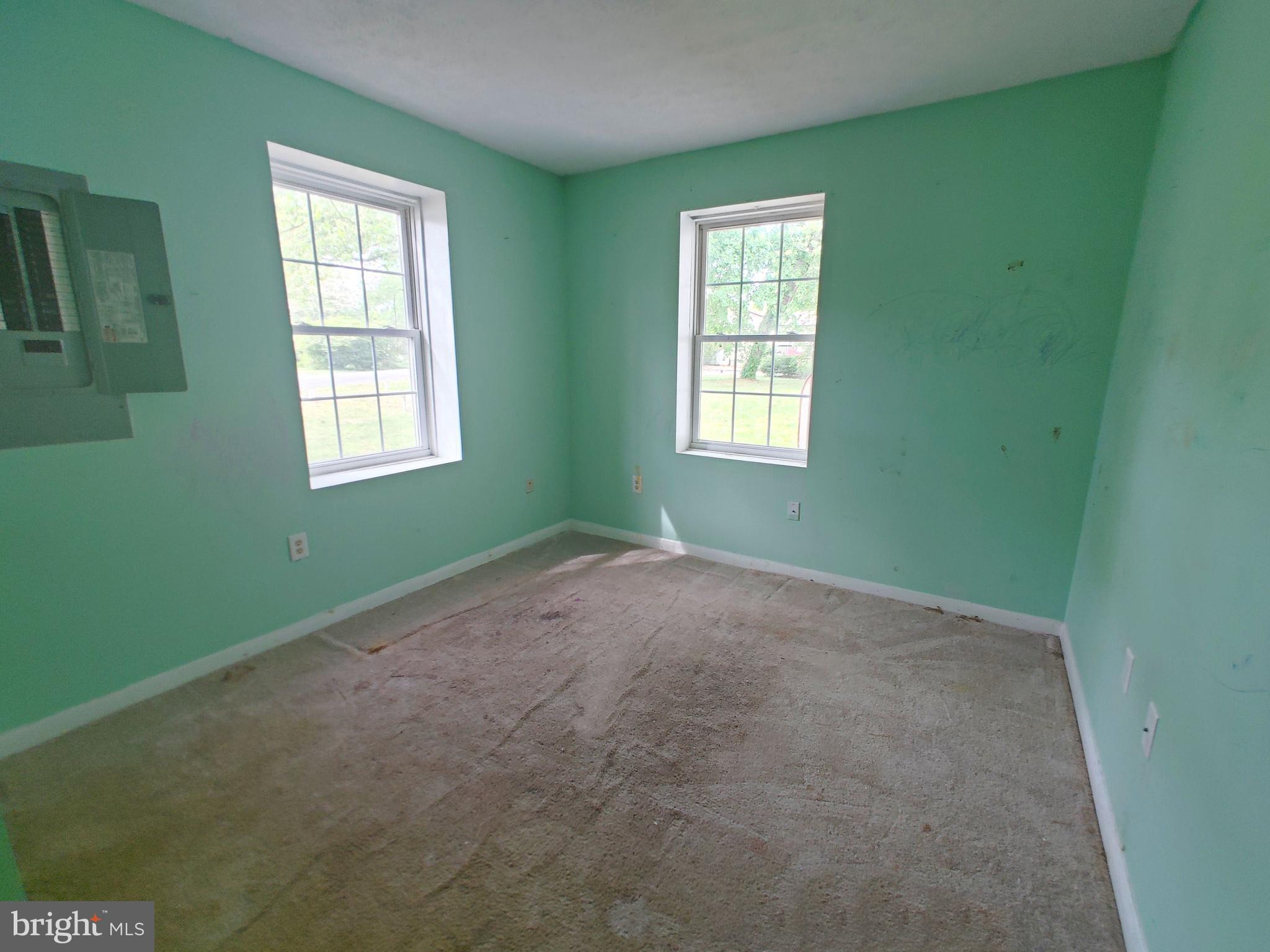 GOLDEN BEACH - Residential