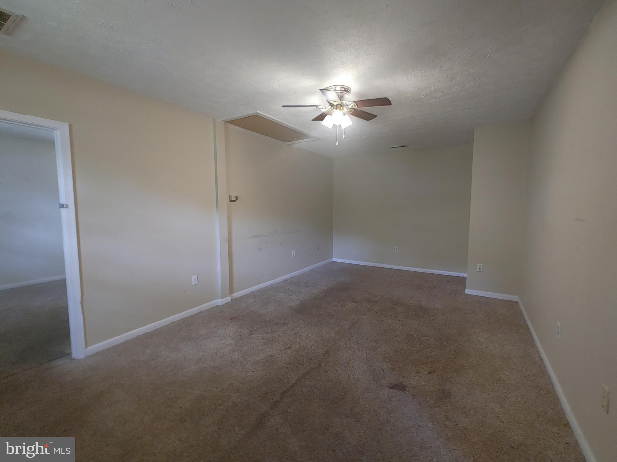 GOLDEN BEACH - Residential