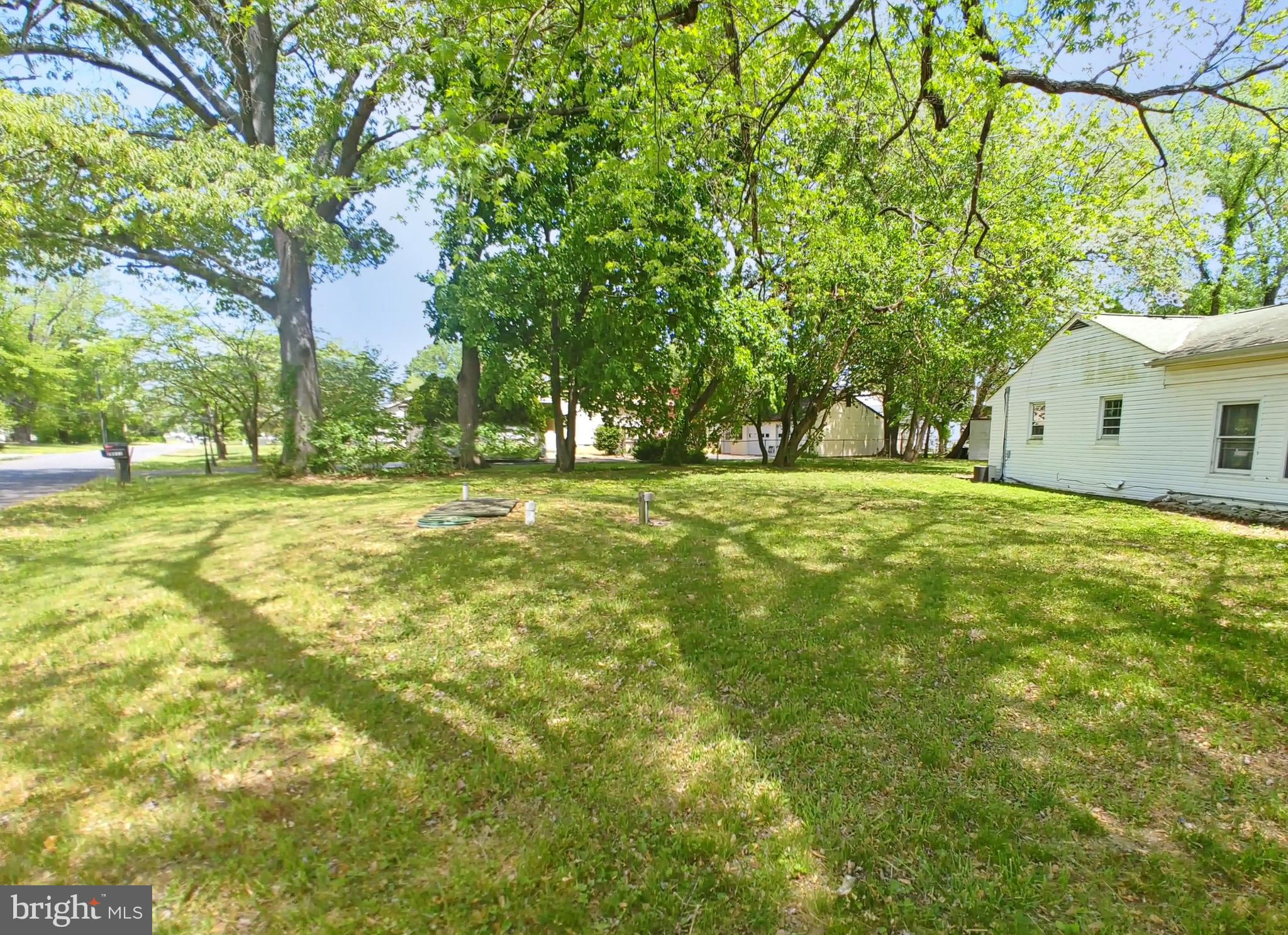 GOLDEN BEACH - Residential