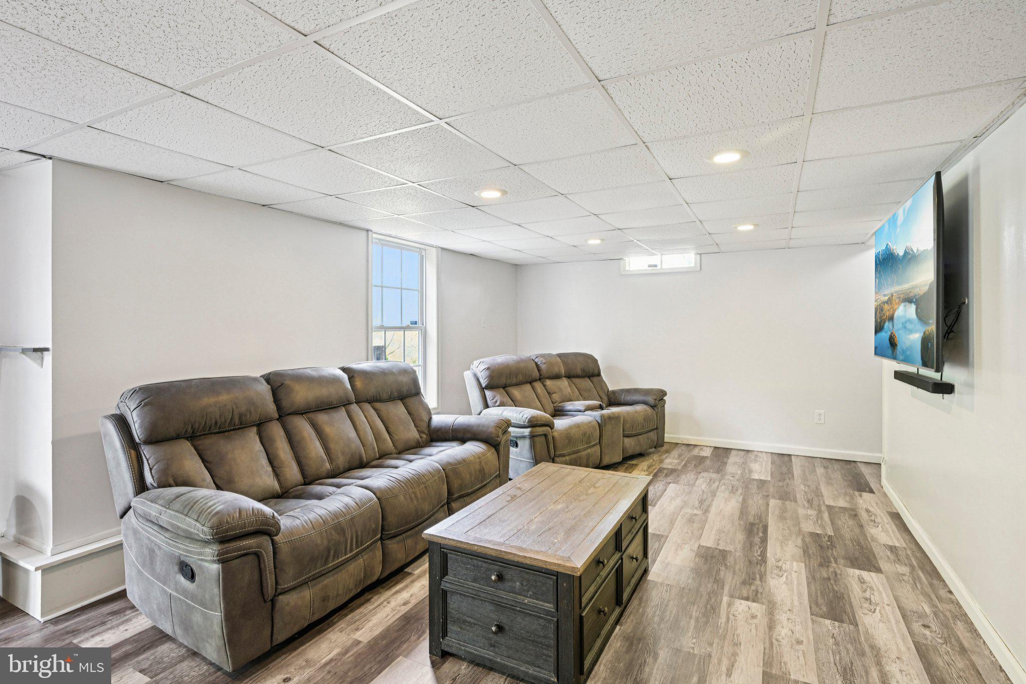 MEADOWBROOK - Residential