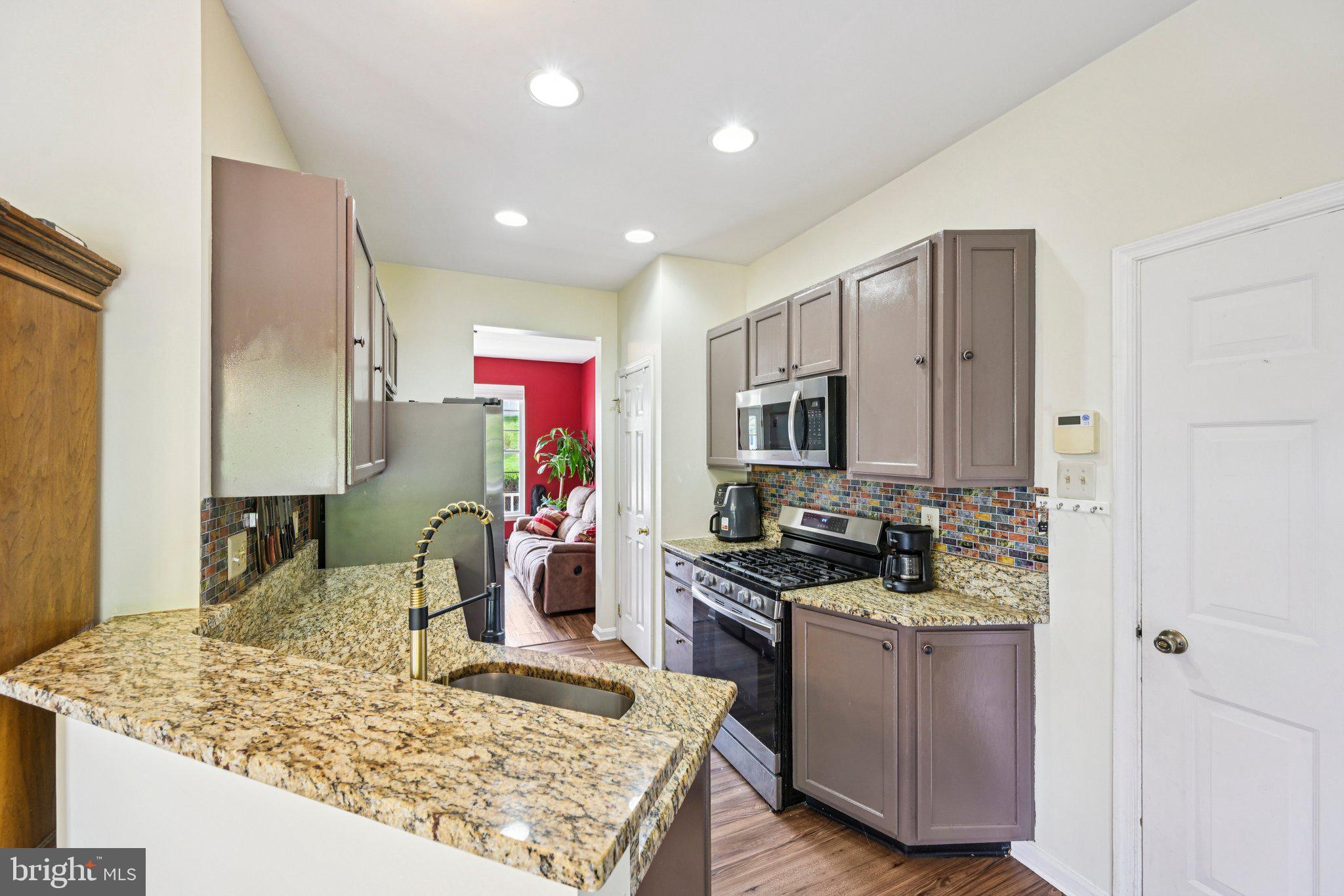 MEADOWBROOK - Residential