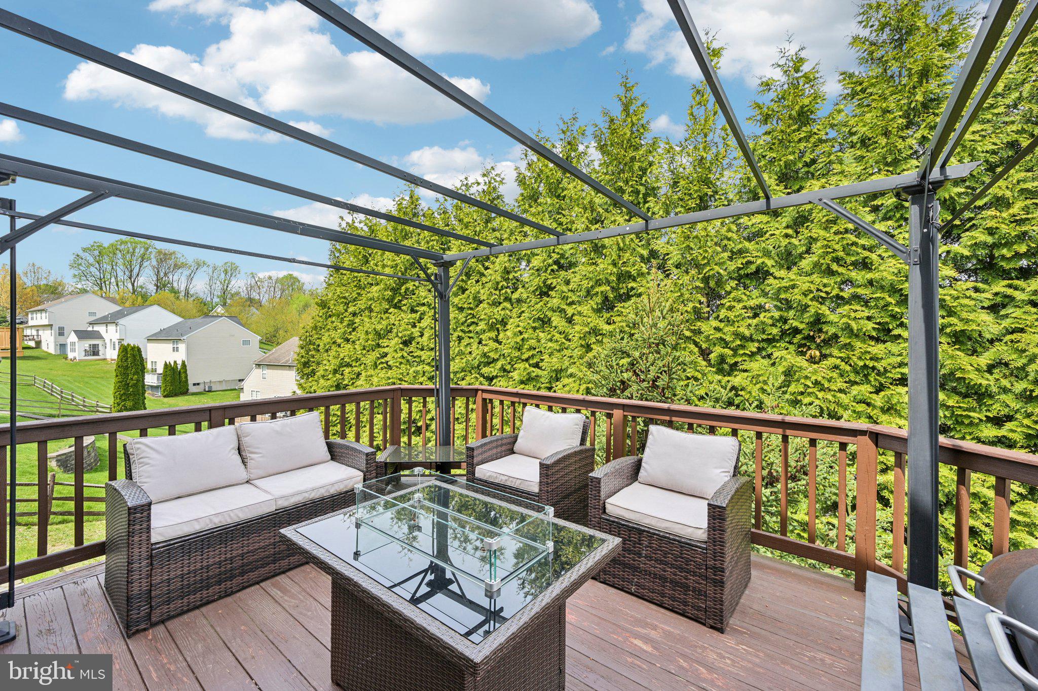 MEADOWBROOK - Residential