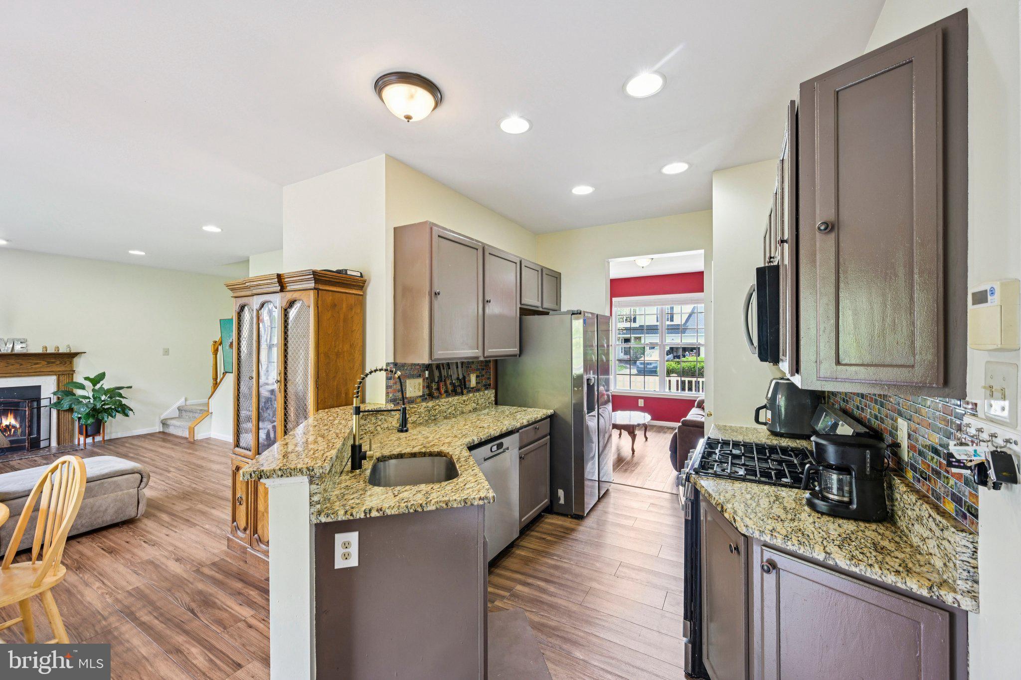 MEADOWBROOK - Residential