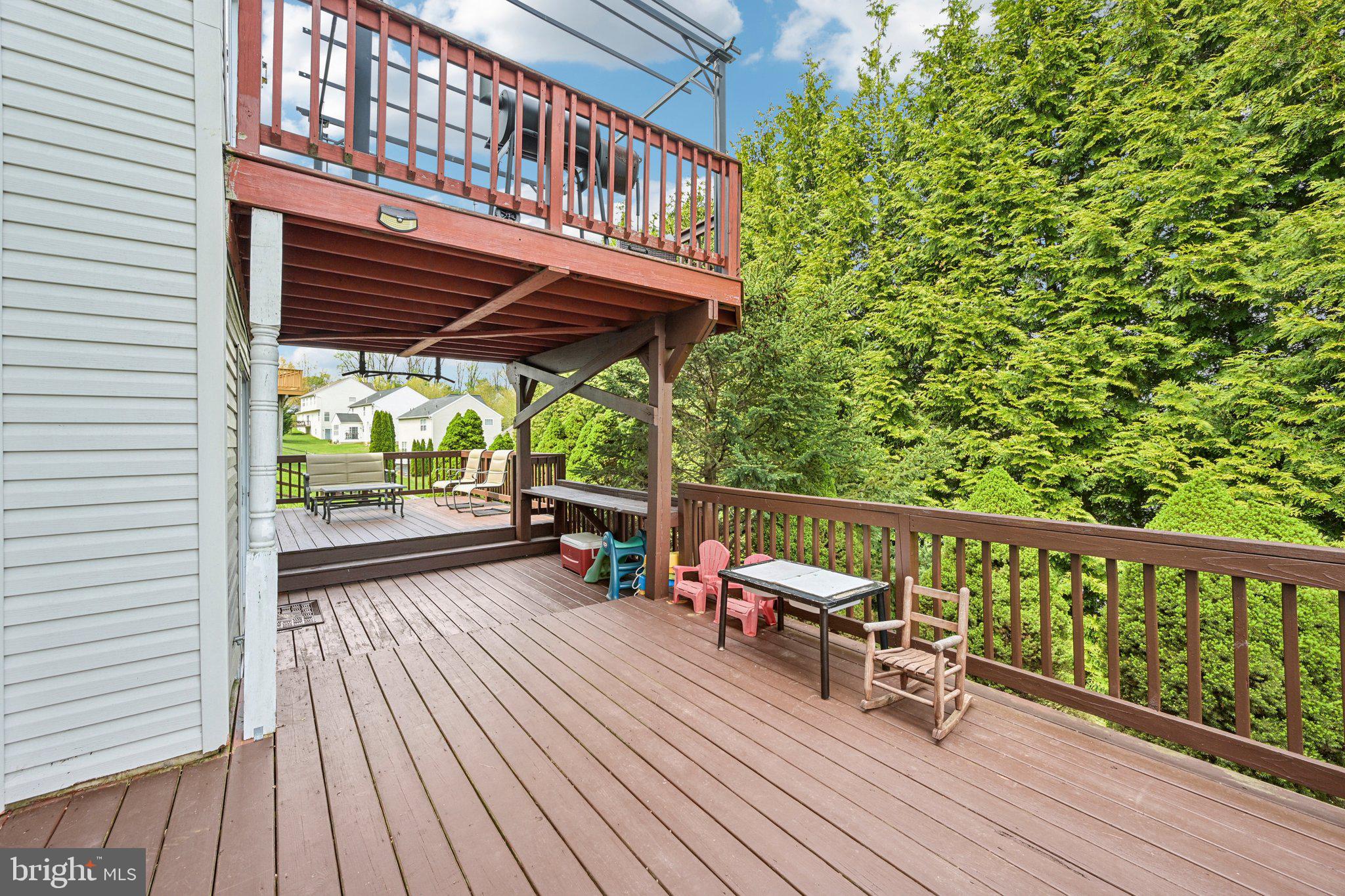 MEADOWBROOK - Residential