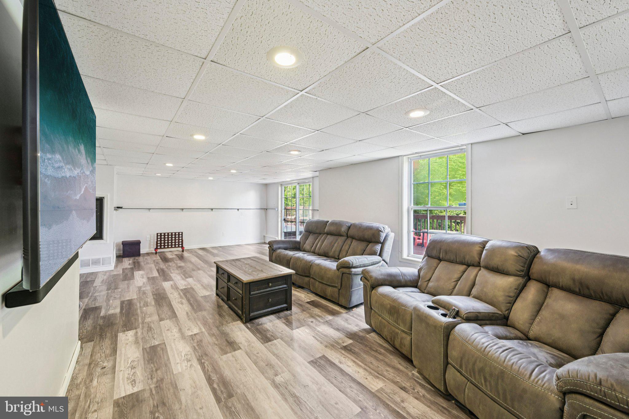 MEADOWBROOK - Residential