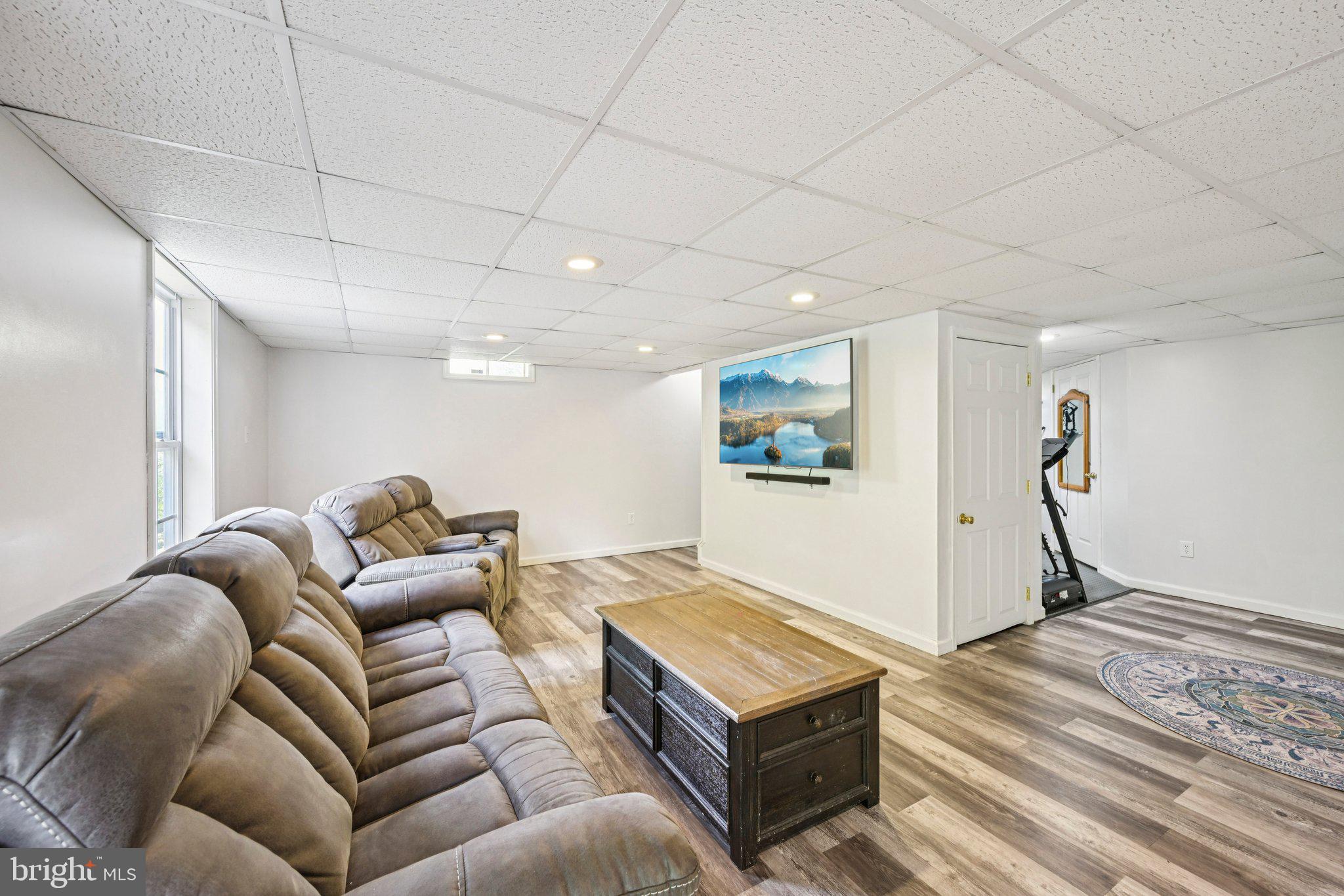 MEADOWBROOK - Residential