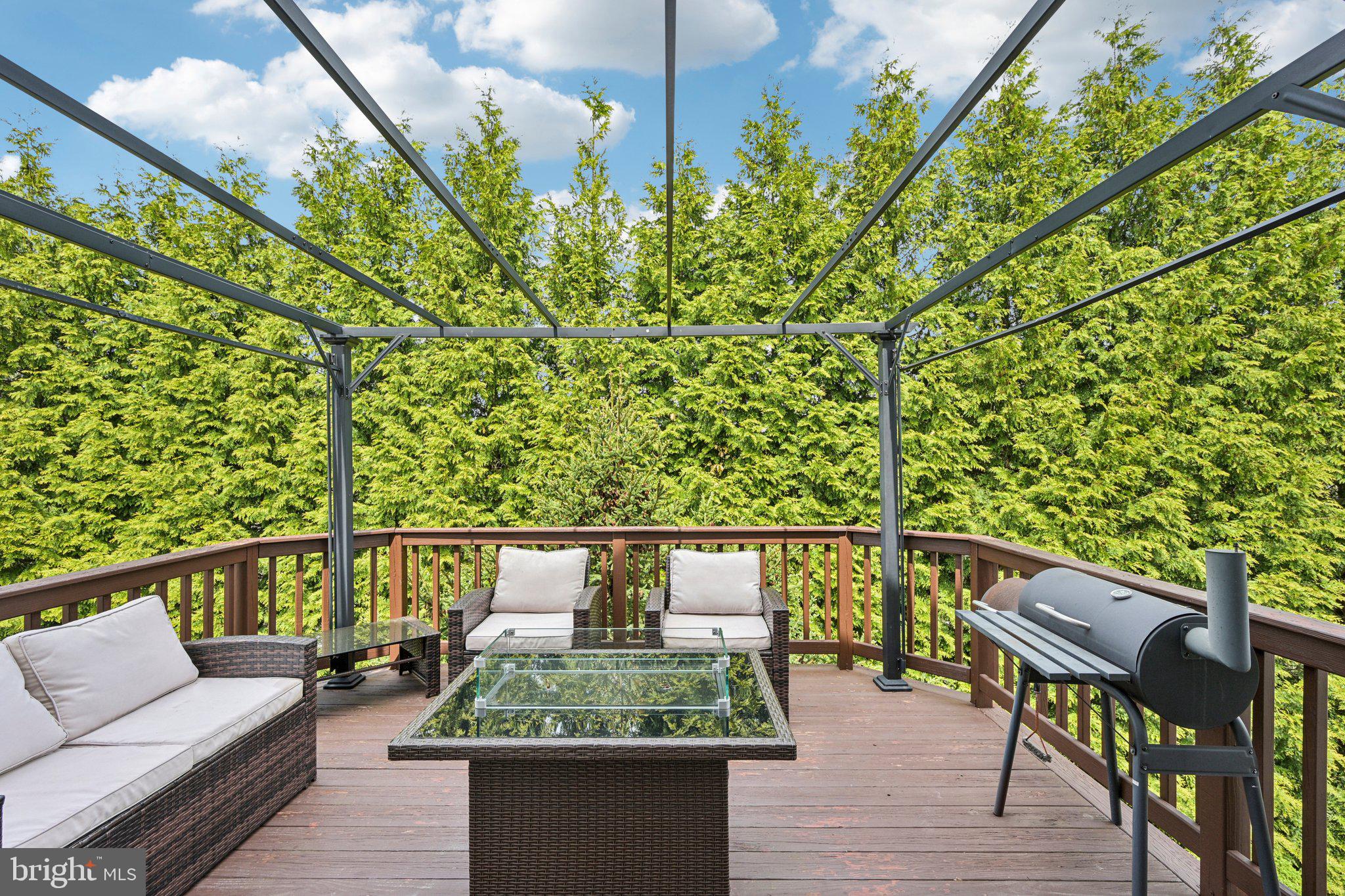 MEADOWBROOK - Residential