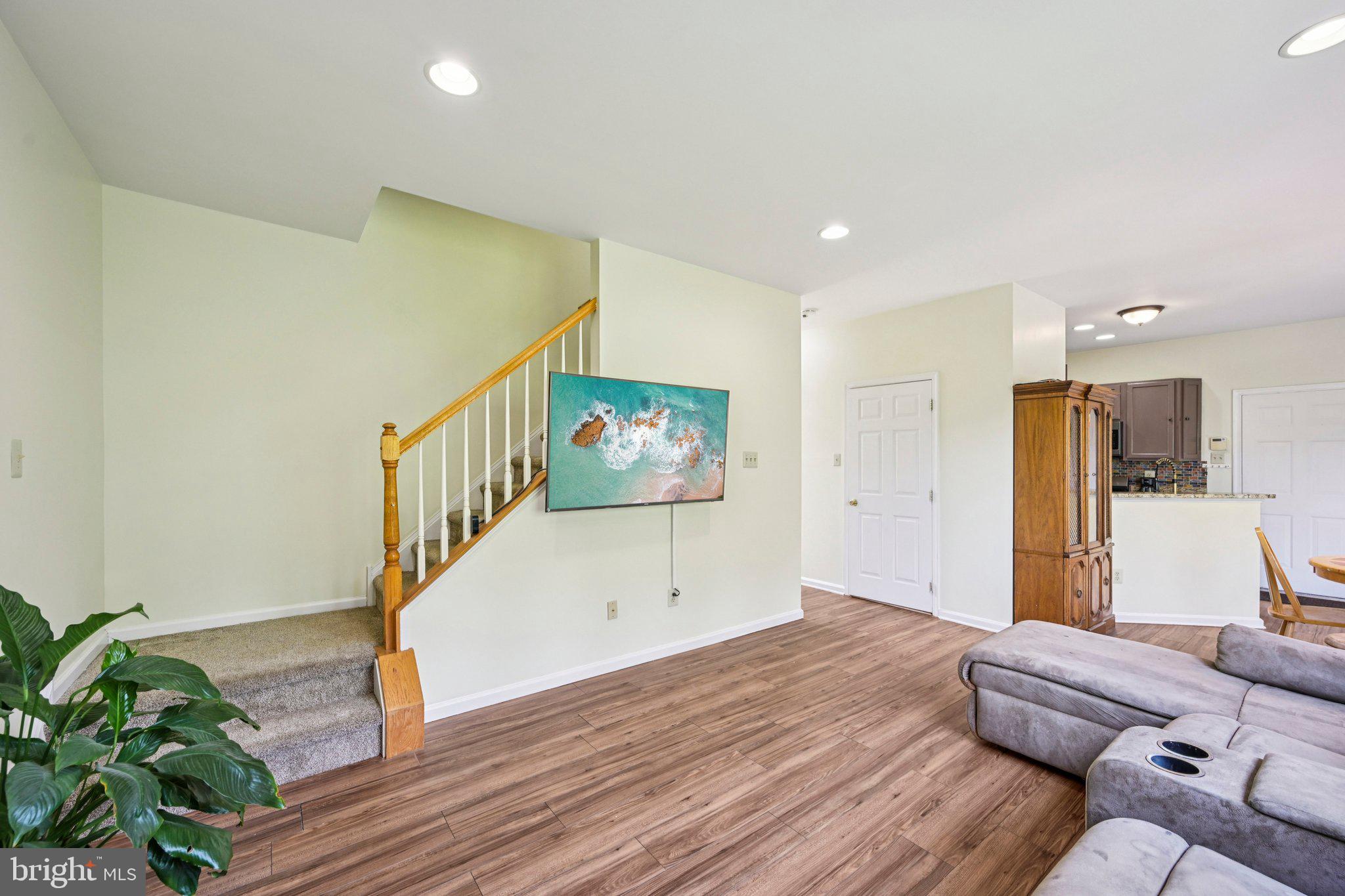 MEADOWBROOK - Residential