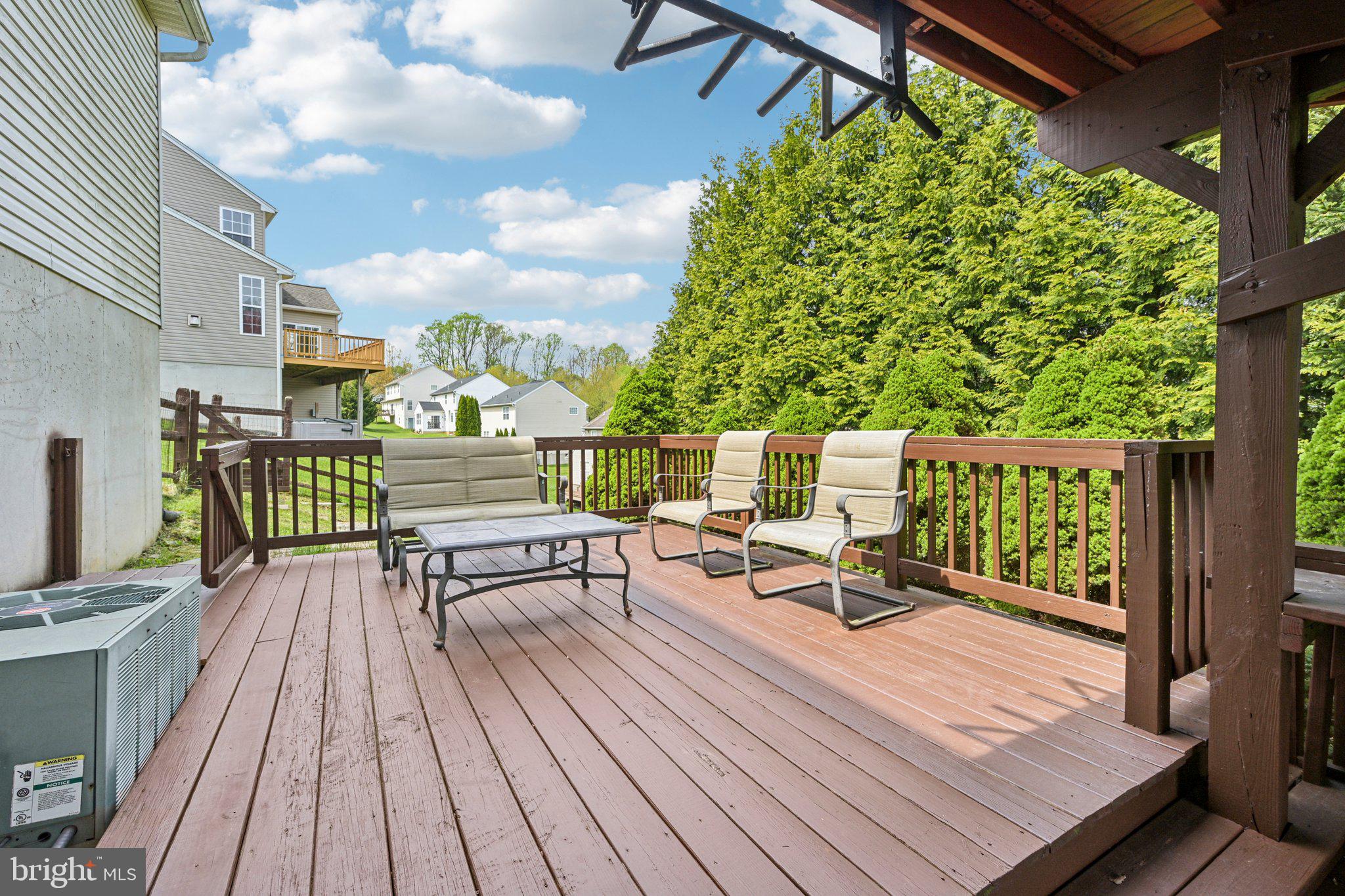 MEADOWBROOK - Residential