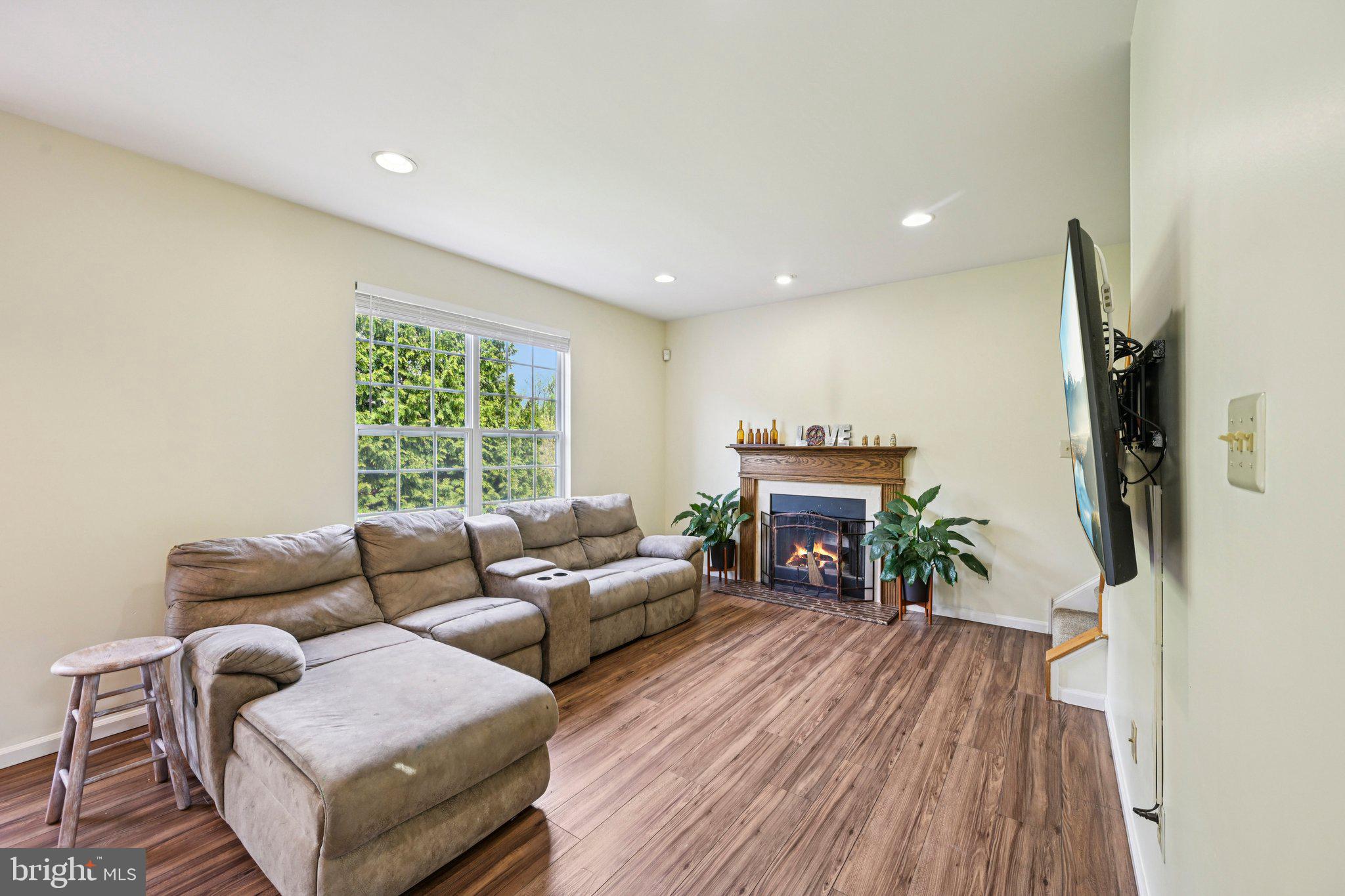 MEADOWBROOK - Residential