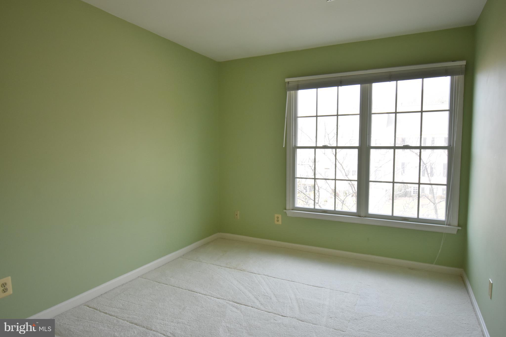 HUNTERS RUN - Residential Lease