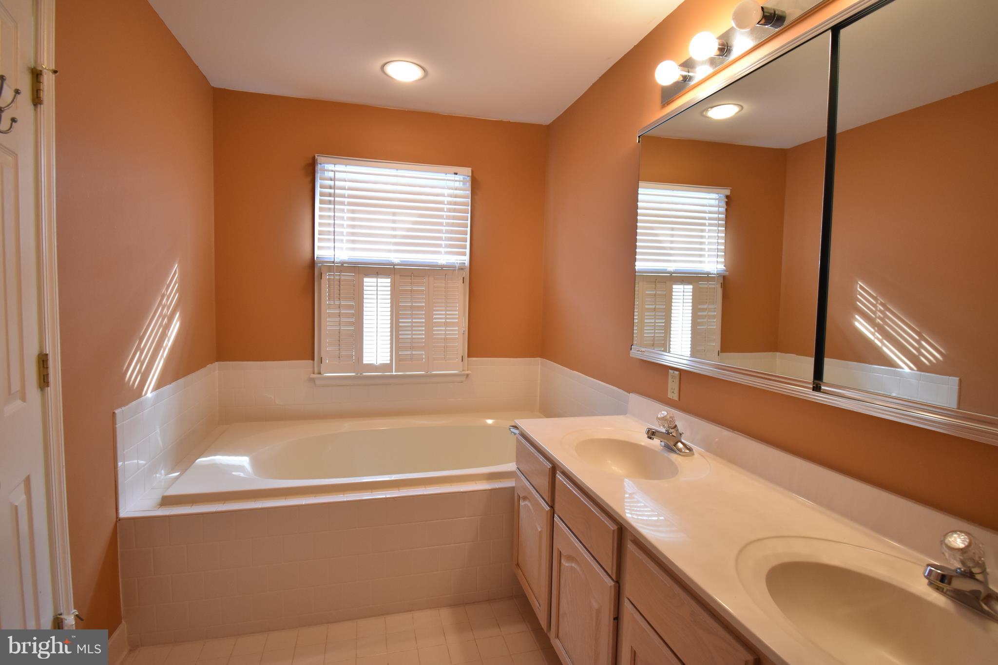 HUNTERS RUN - Residential Lease