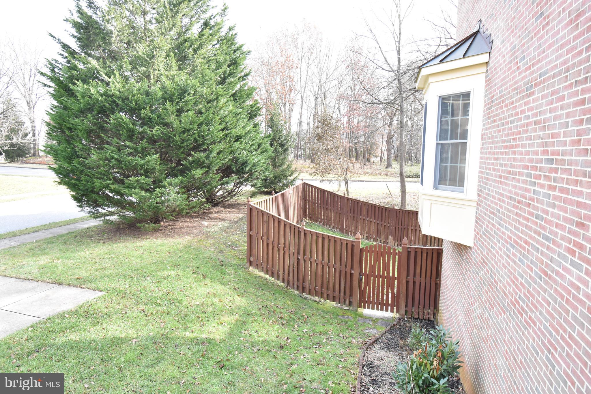 HUNTERS RUN - Residential Lease