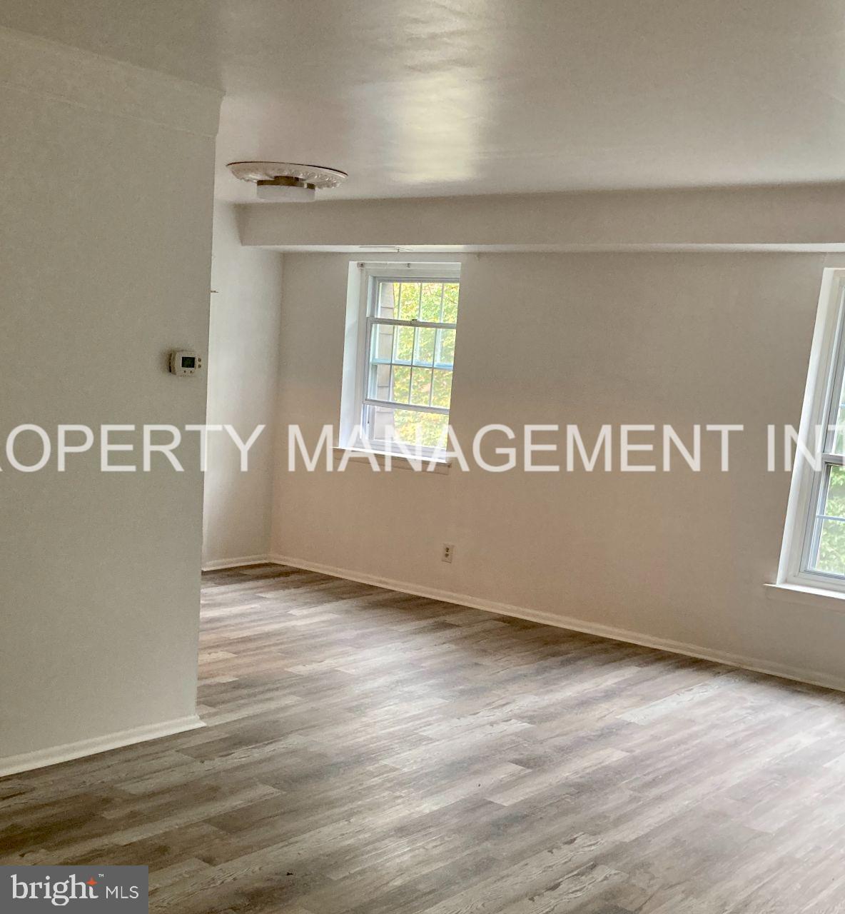 EAST FALLS - Residential Lease