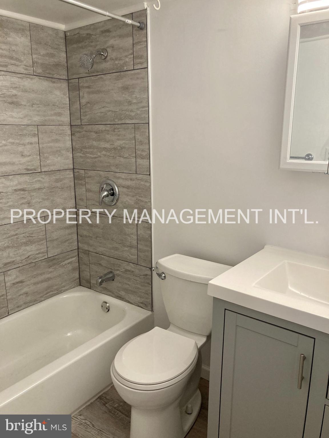 EAST FALLS - Residential Lease