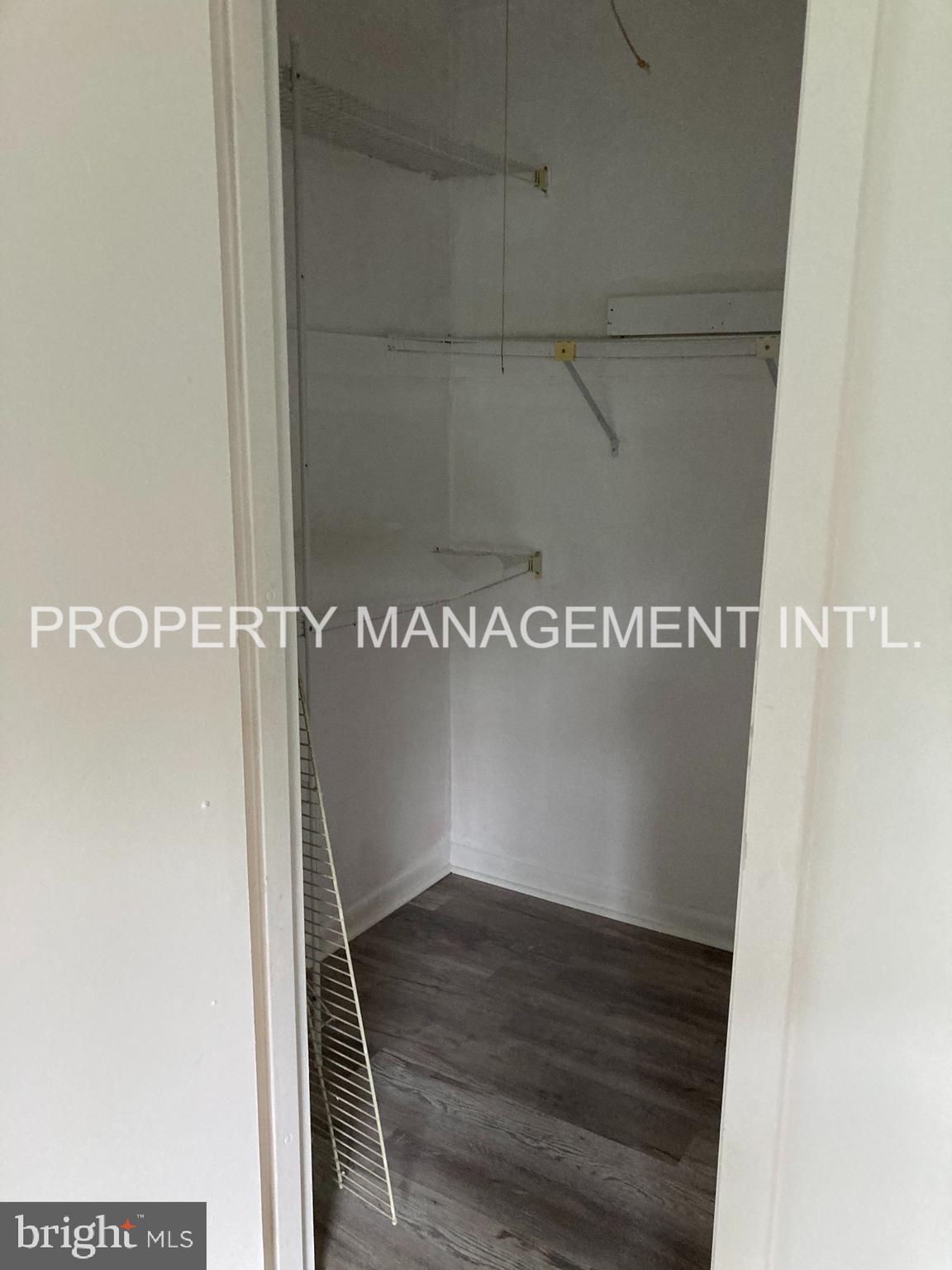EAST FALLS - Residential Lease