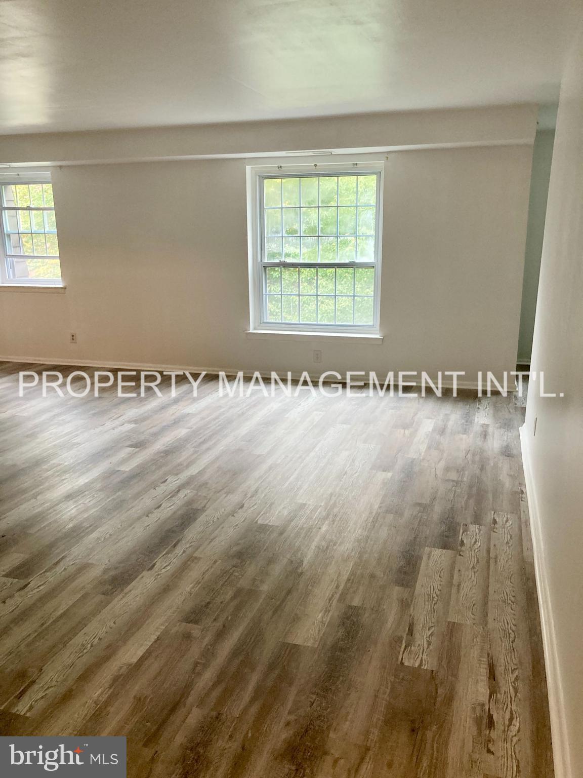 EAST FALLS - Residential Lease
